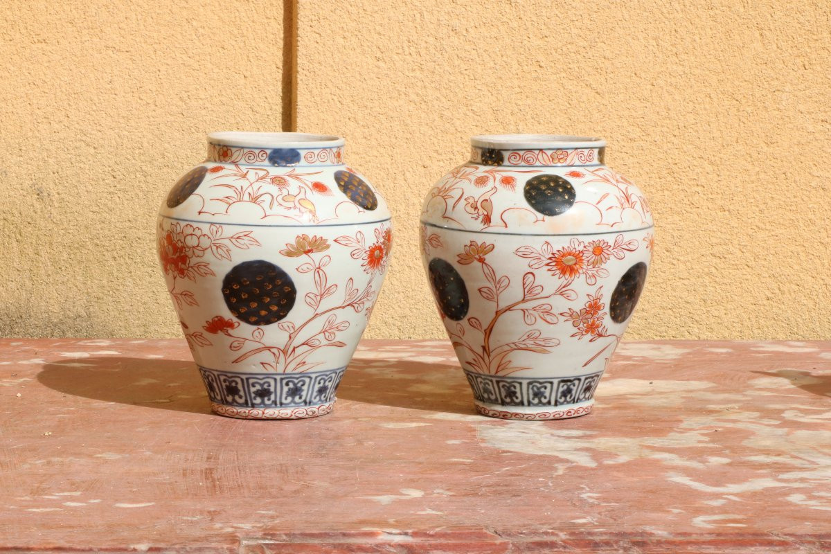 Pair Of 17th Century Japanese Imari Vases-photo-2