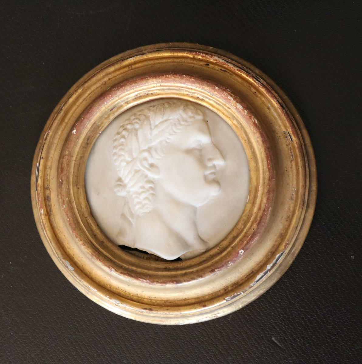 Set Of Four White Marble Medallions-photo-2