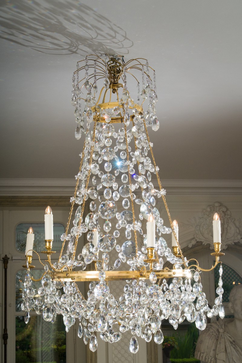Louis XVI Crystal And Gilt Bronze Chandelier With Six Light Arms