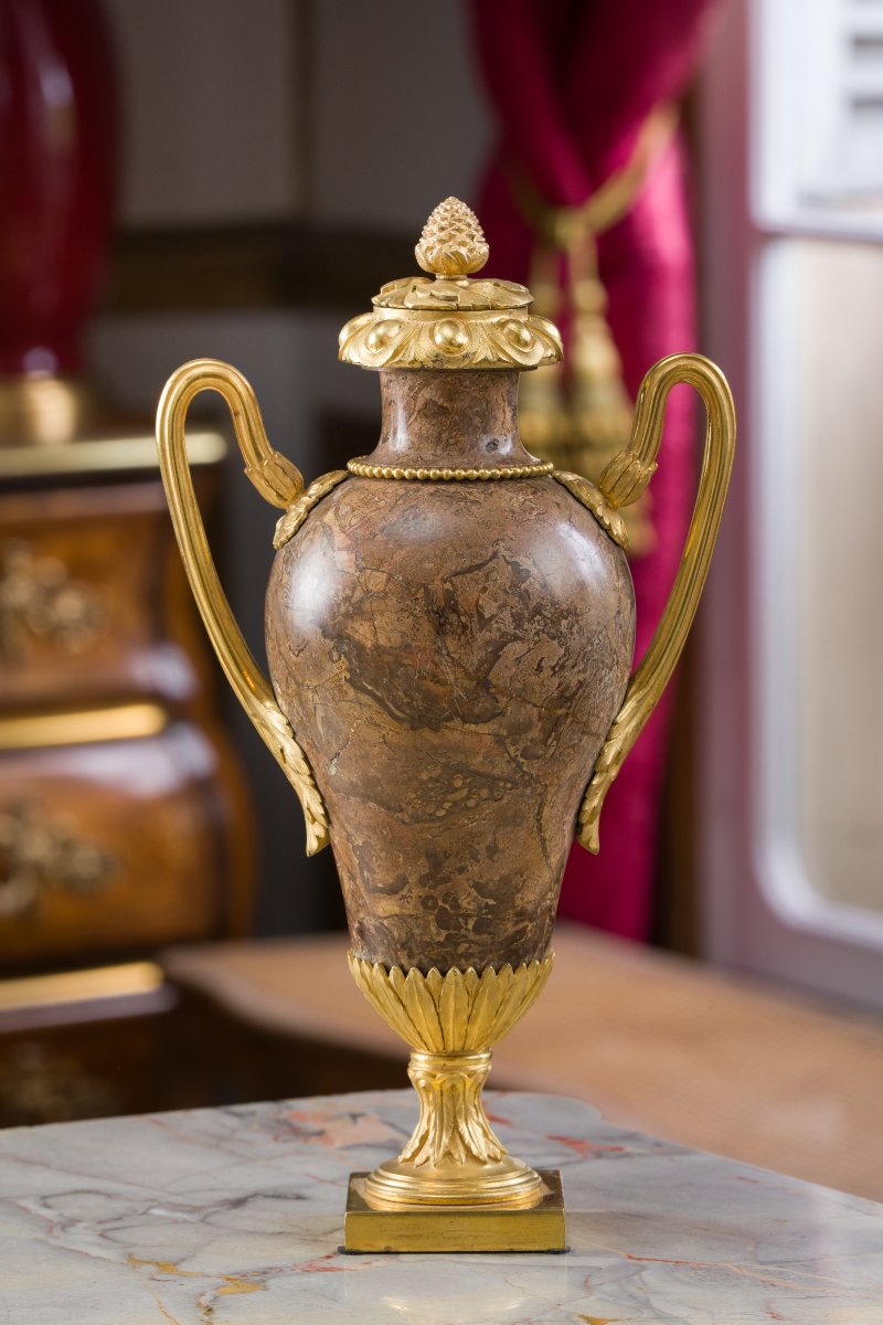 Paire de vases couverts d'époque Louis XVI-photo-2