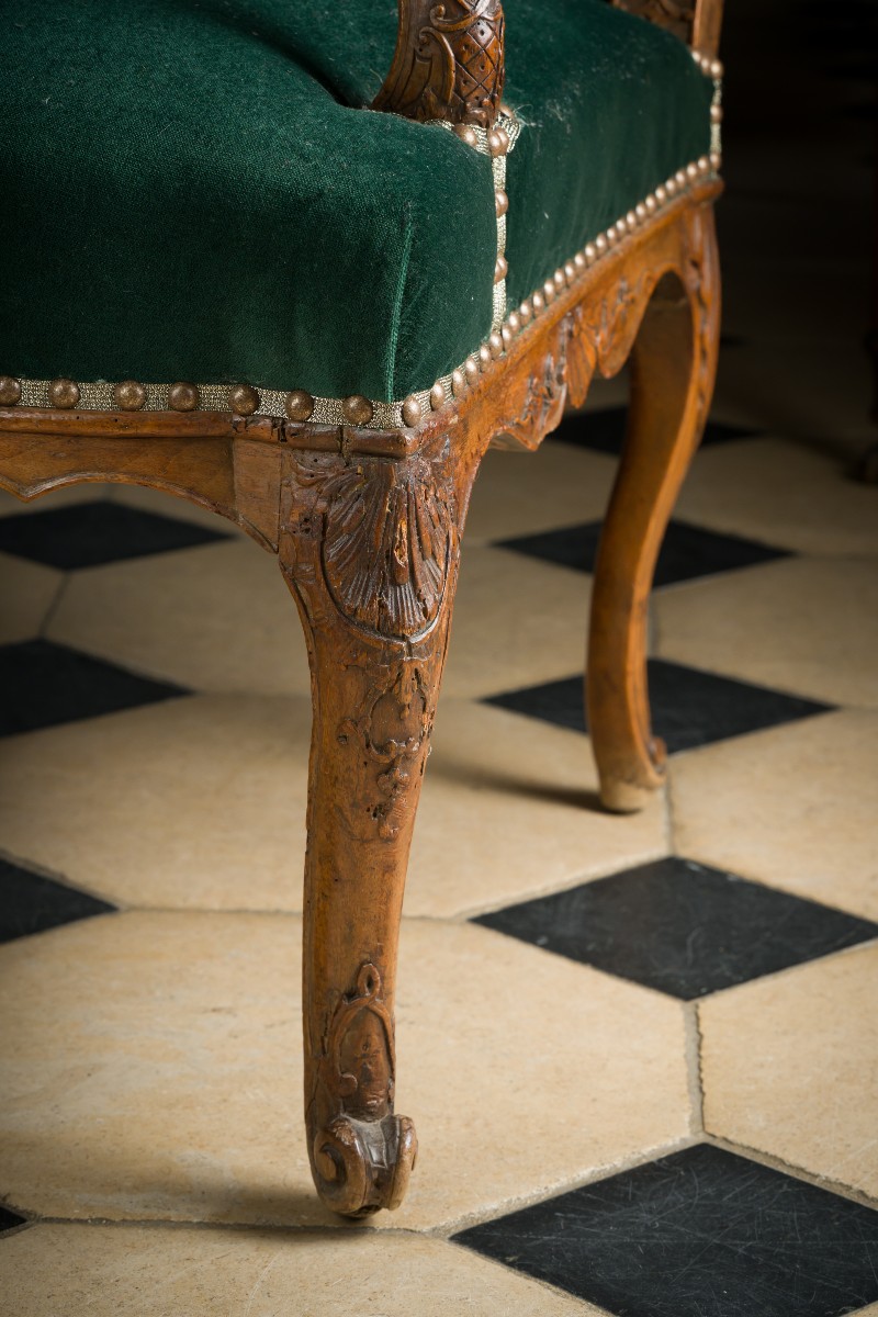 Pair Of Queen-style Armchairs In Stained And Carved Beech Wood-photo-1