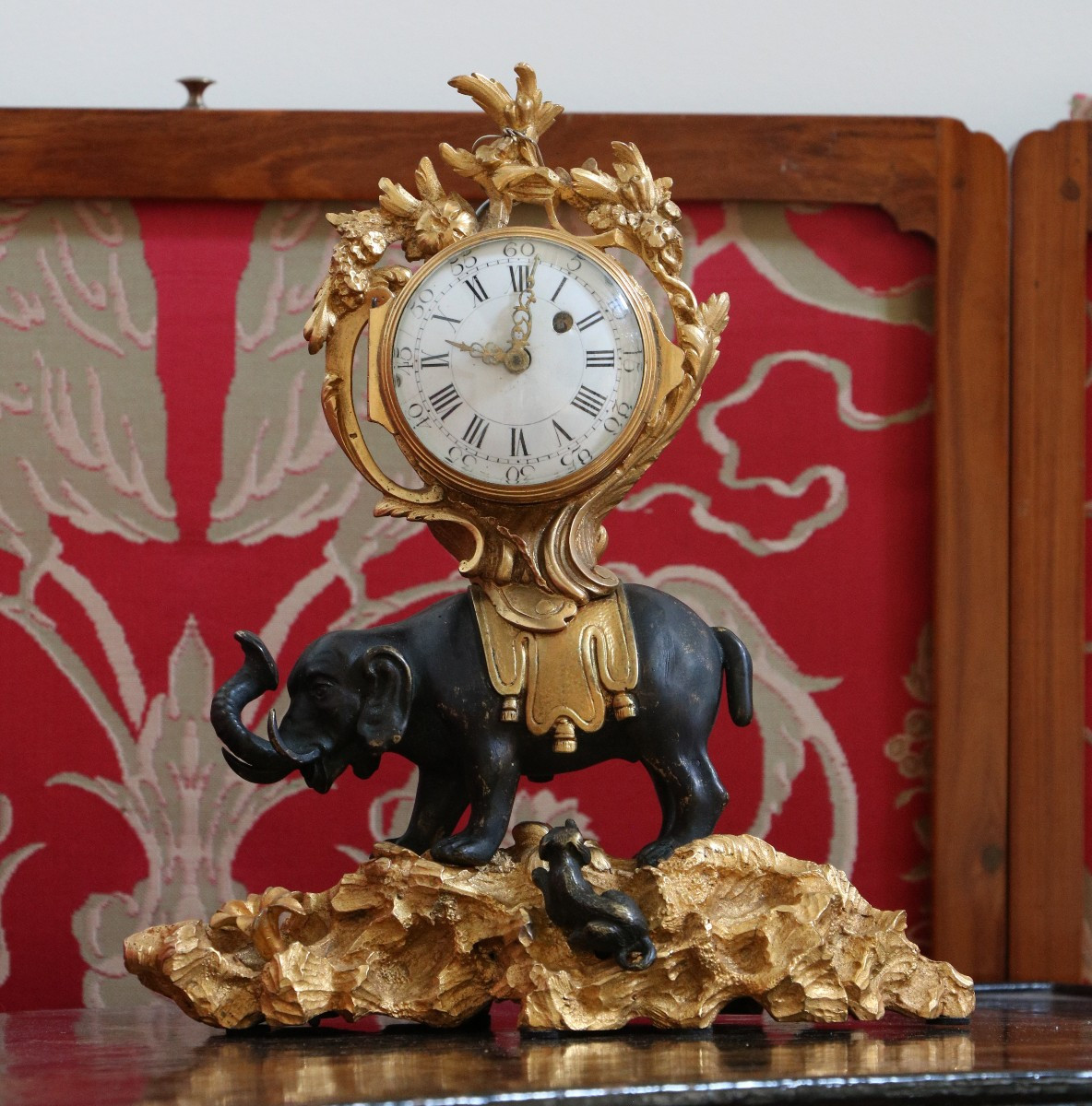 Pendule à l’éléphant d'époque Louis XV 