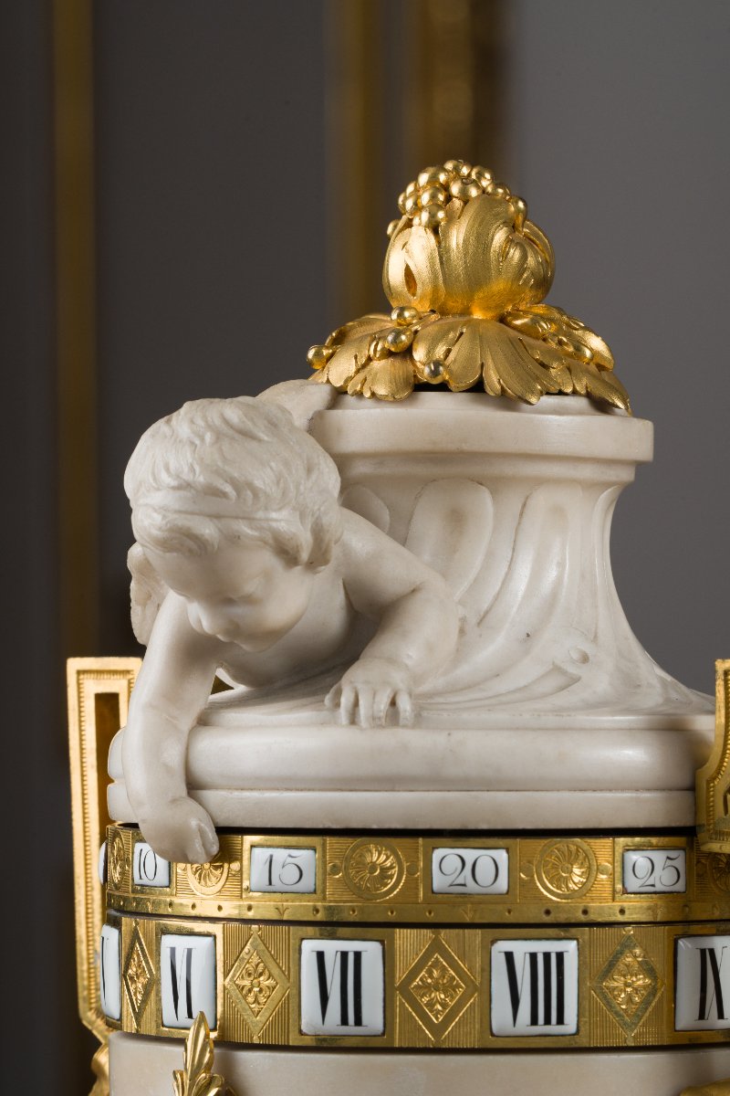 Clock With Rotating Circles In White Marble, Blue Turquin Marble And Chiseled And Gilded Bronze-photo-3