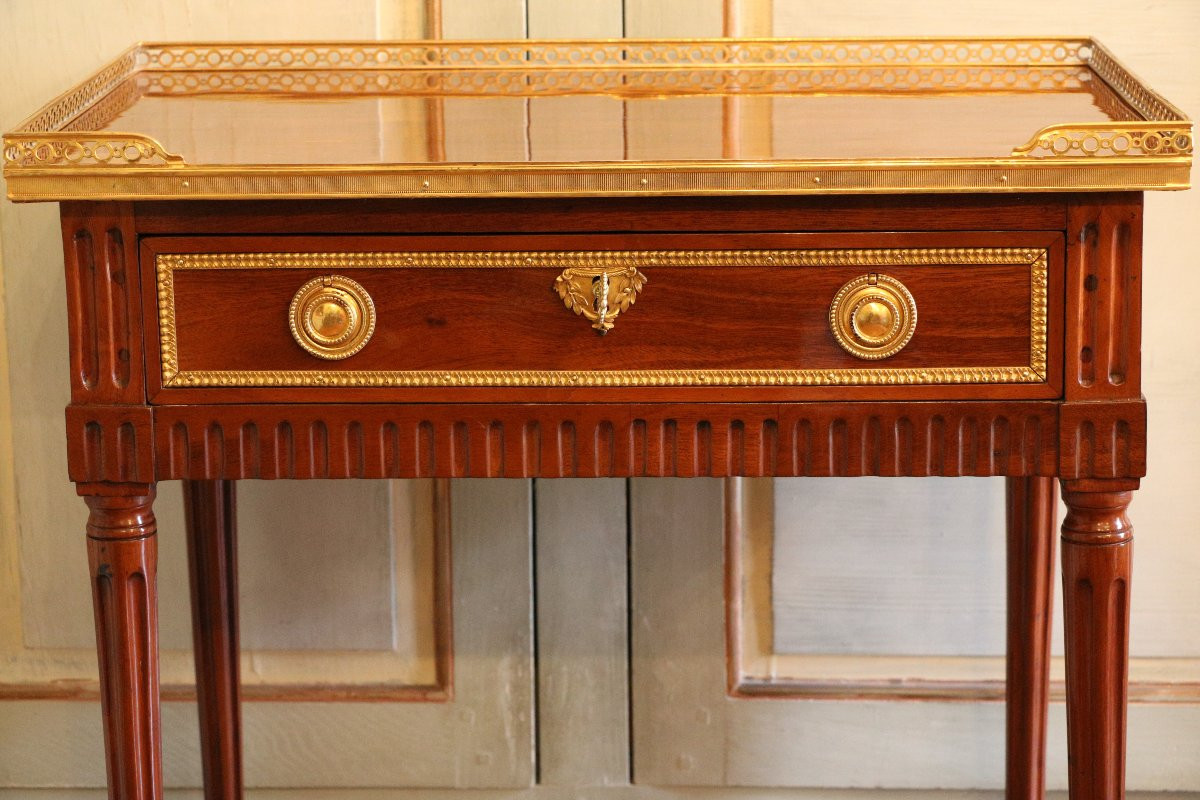 Louis XVI Table Stamped Louis Moreau And Jme-photo-1
