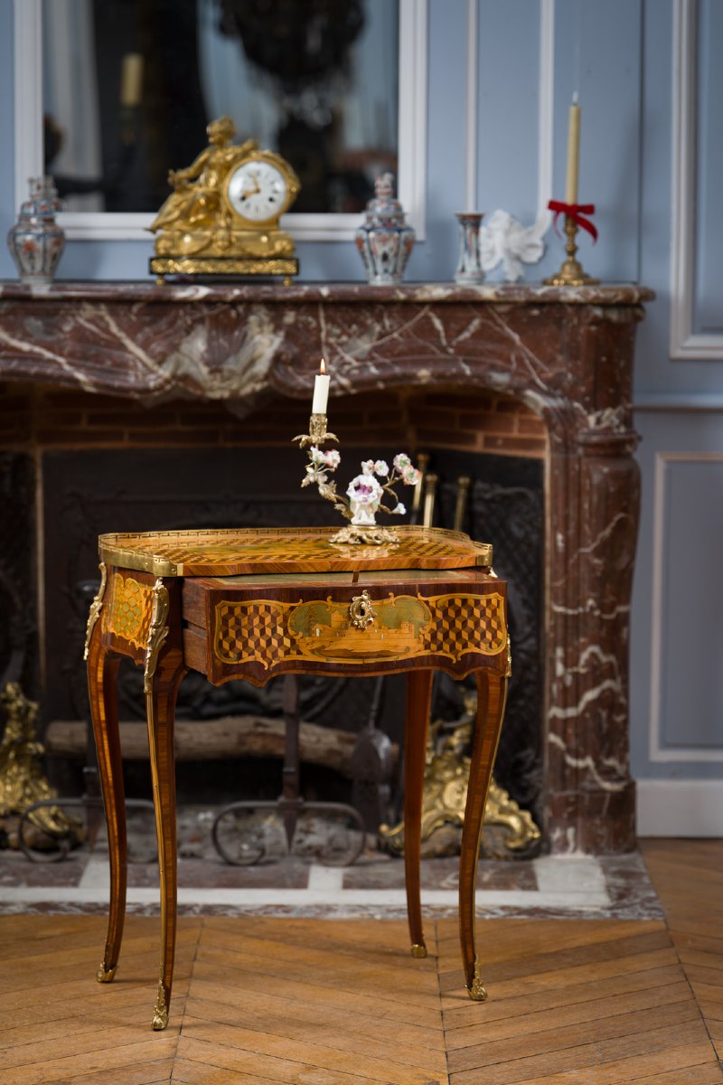 Table à écrire dite « à la Pompadour » estampillée Léonard Boudin
