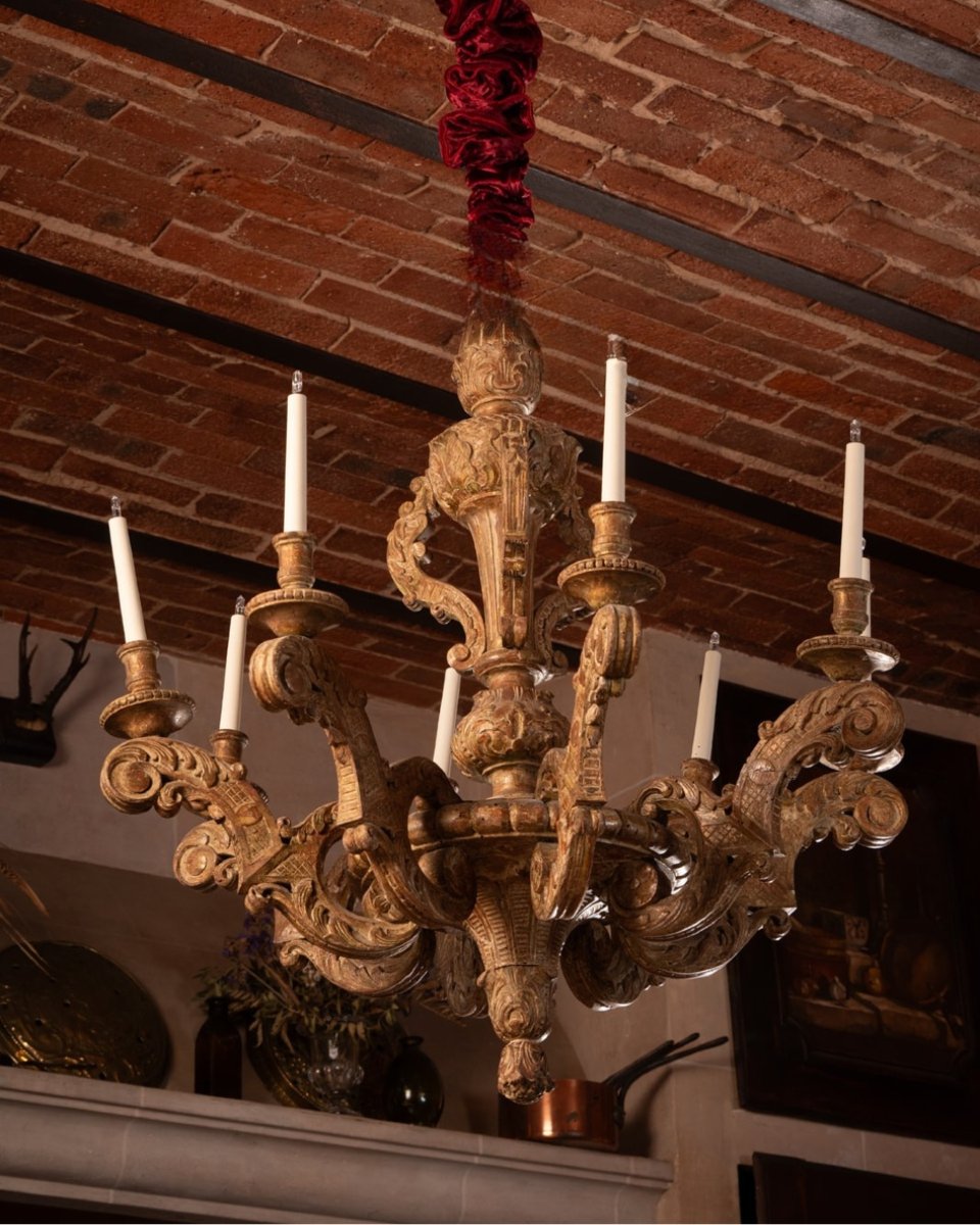 Lustre en bois doré d'époque Louis XIV