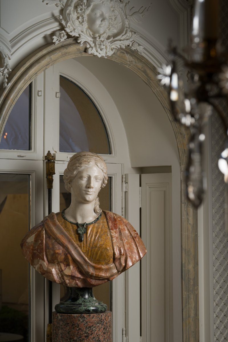 Pair Of 18th-century Marble Busts-photo-2