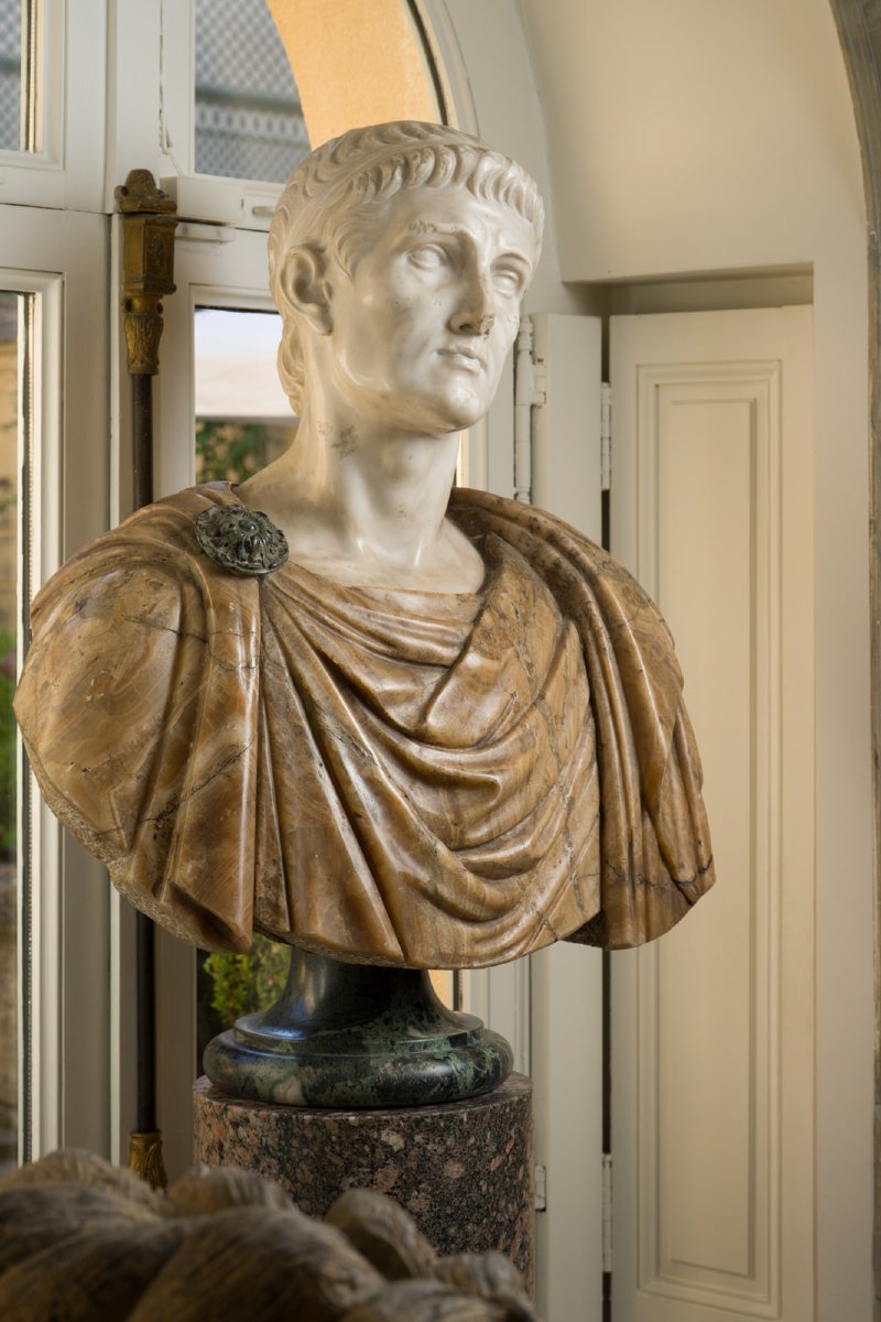 Pair Of 18th-century Marble Busts-photo-6
