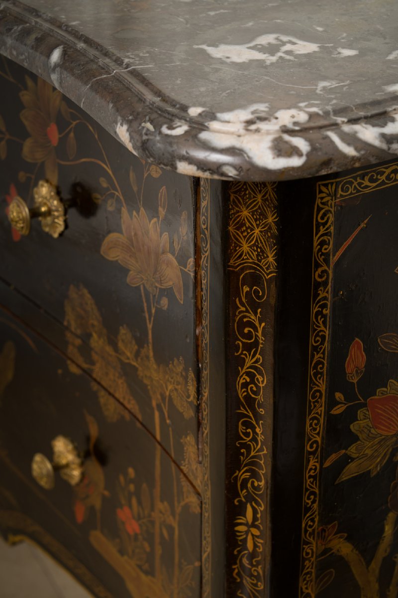 Commode sauteuse d’époque Louis XV, estampillée Delorme, laquée à la manière du japon-photo-5