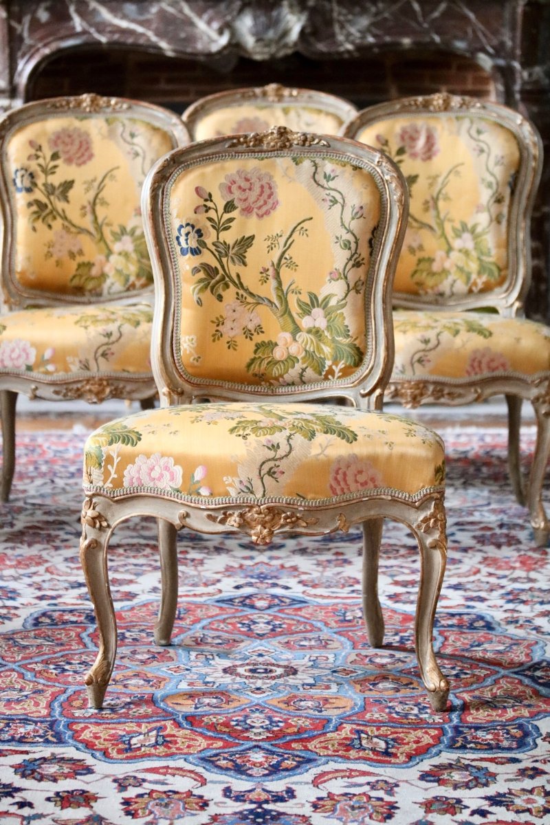 Suite de quatre chaises laquées gris rechampies estampillée Burgat-photo-2