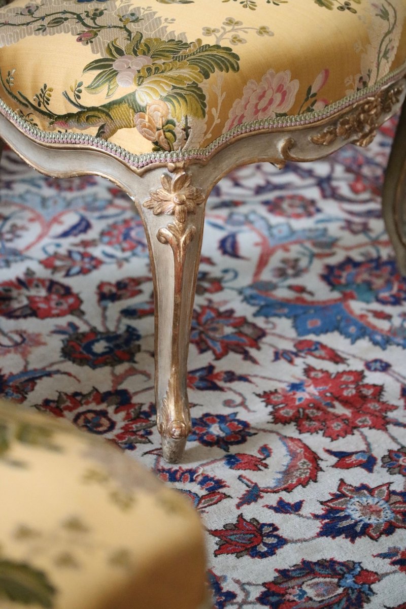 Suite de quatre chaises laquées gris rechampies estampillée Burgat-photo-1