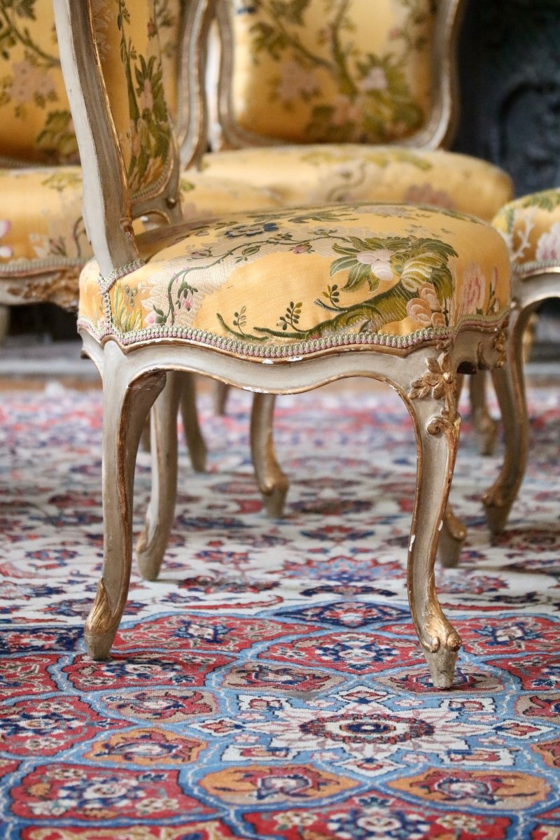 Suite de quatre chaises laquées gris rechampies estampillée Burgat-photo-3