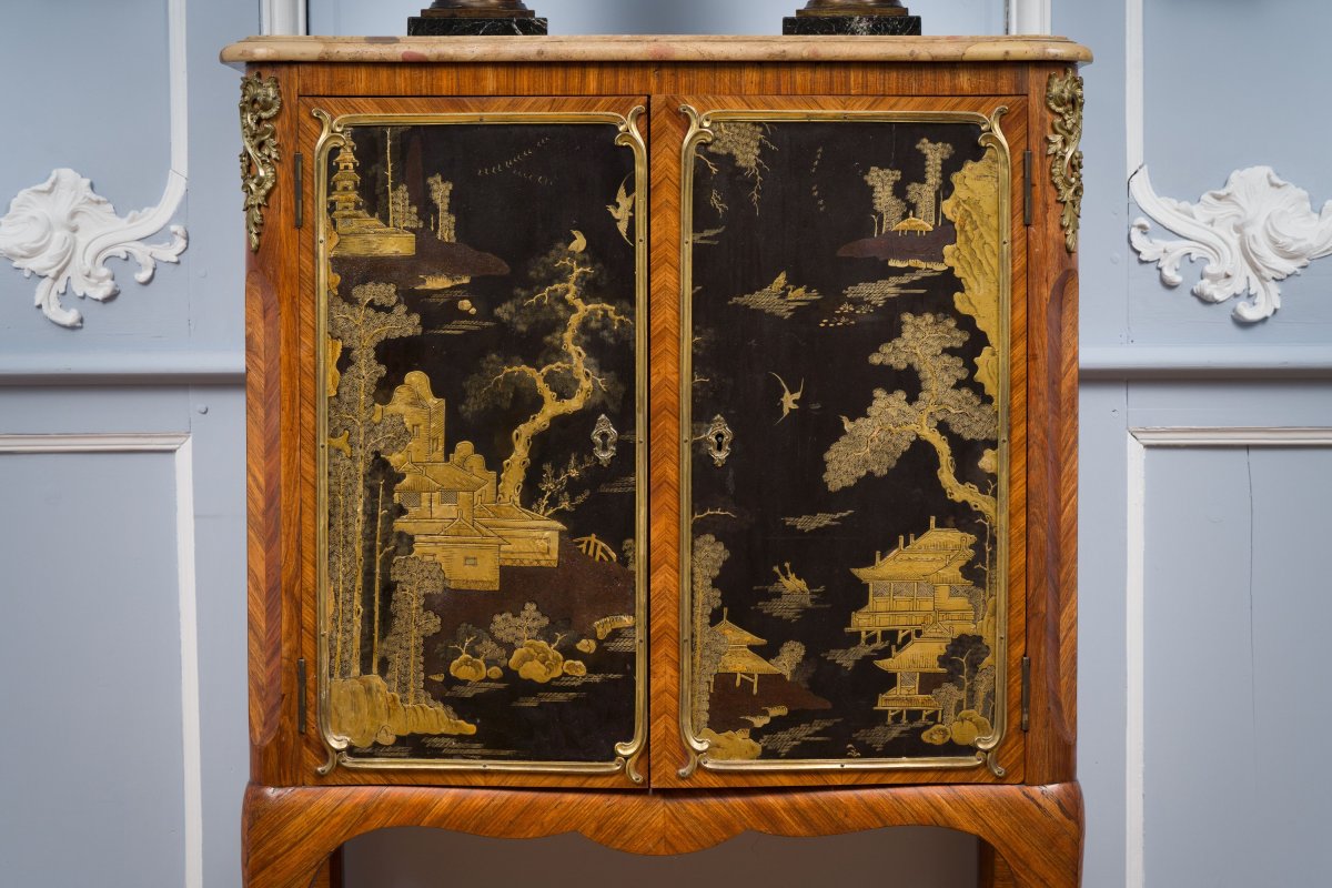 Rare secrétaire orné de panneaux en laque de Chine estampillé Delorme-photo-4