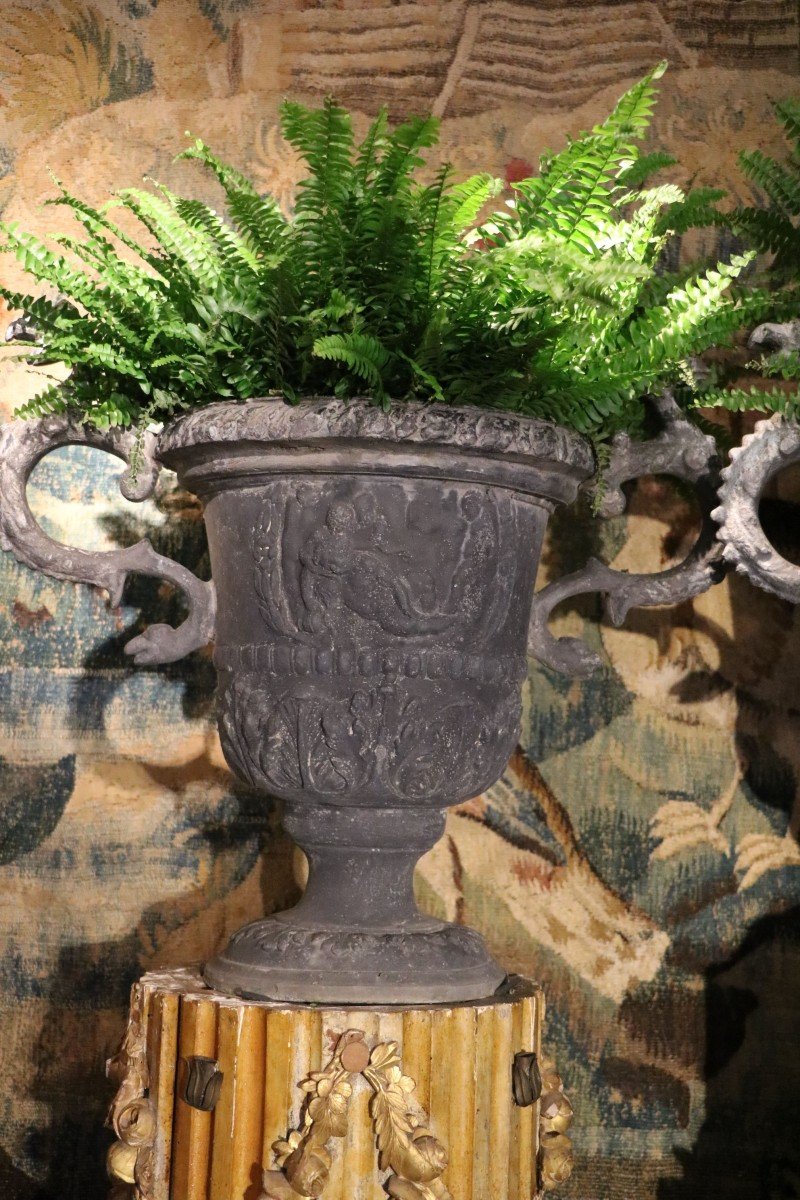 Pair Of Medici Vases In Lead-photo-2