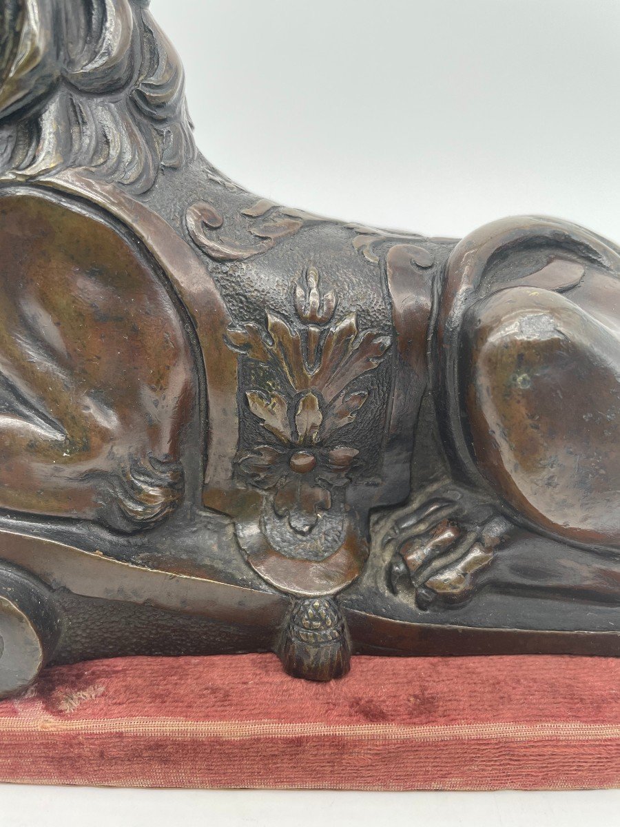 Lion Lying In Patinated Bronze-photo-4
