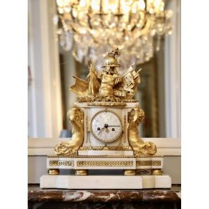 Pendulum In Gilt Bronze And White Marble Representing An Antique Trophy