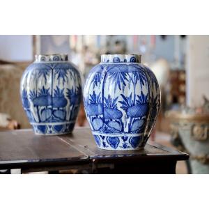 Paire De Vases En Faïence De Delft