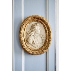 Médaillon Oval En Marbre Blanc Représentant Louis XIV