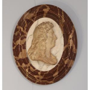 Médaillon en marbre