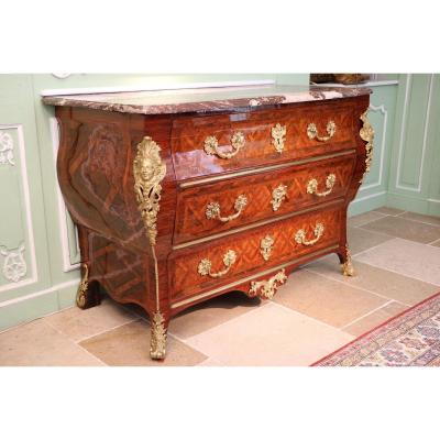 Rare commode Dite En Sarcophage