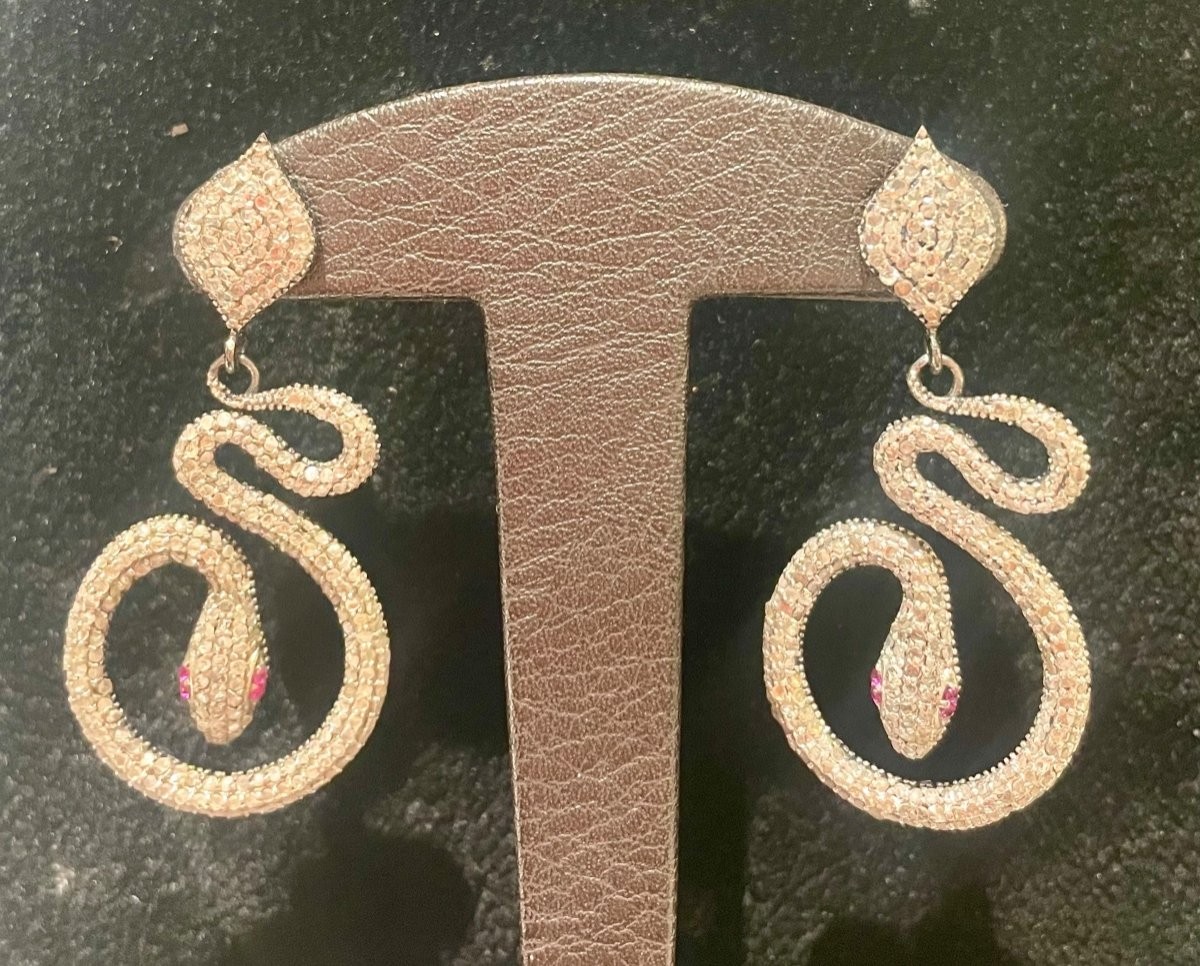 Boucles d’oreilles en argent serties diamants .rose cut