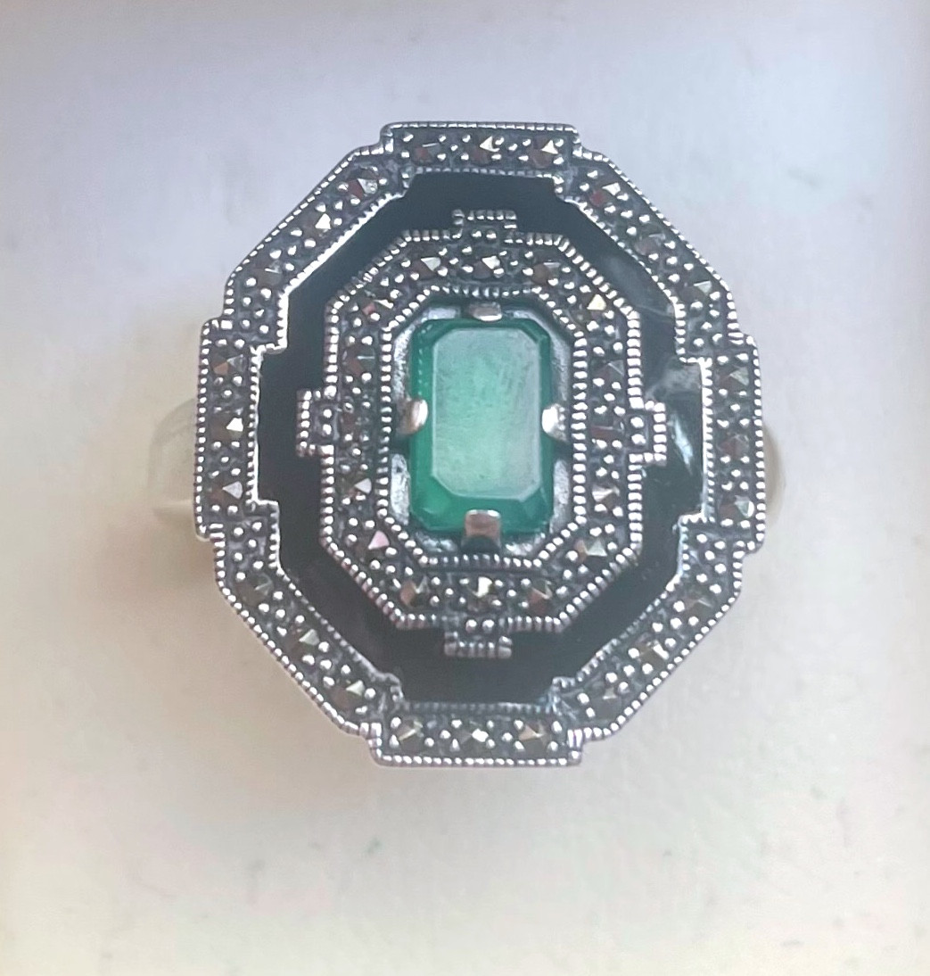 Bague argent style Art deco .