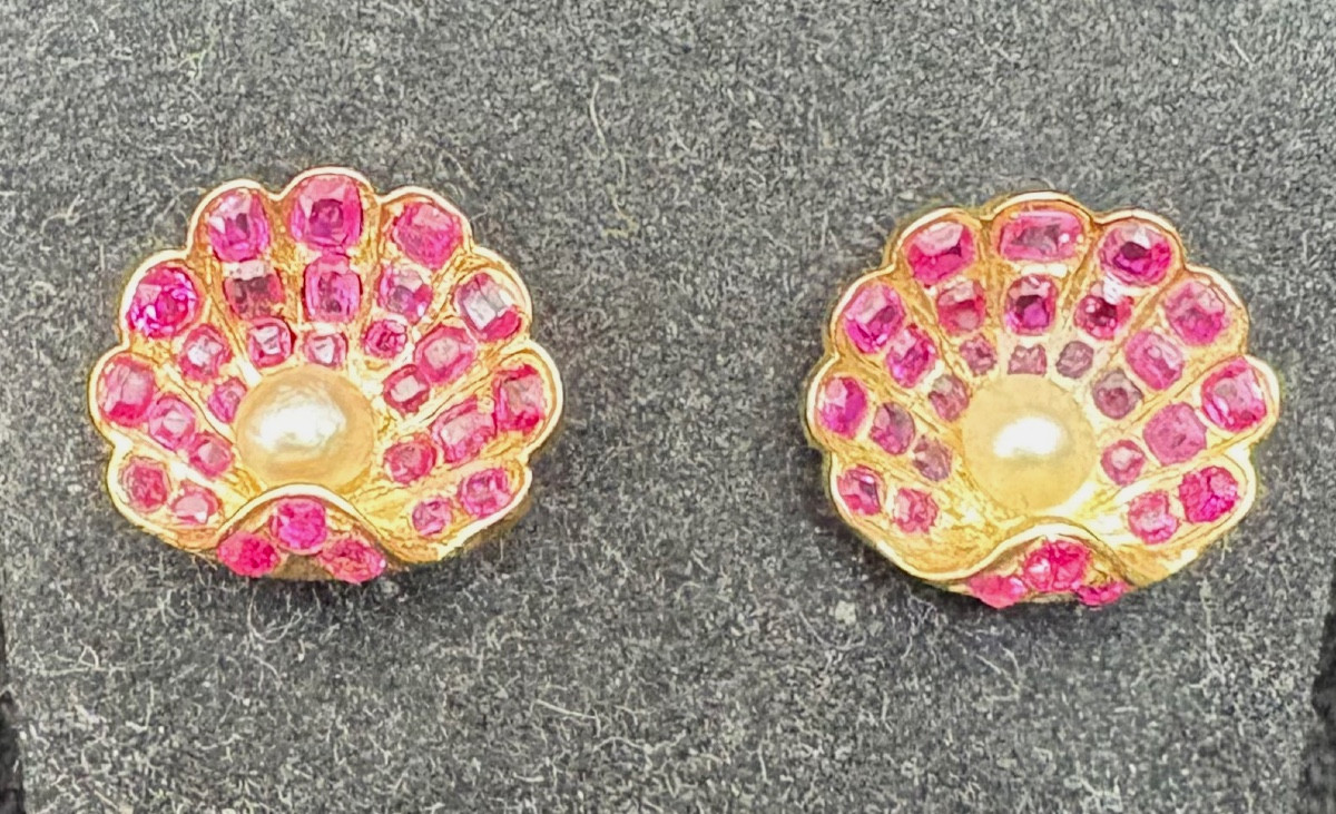 Rubis And Gold Earrings
