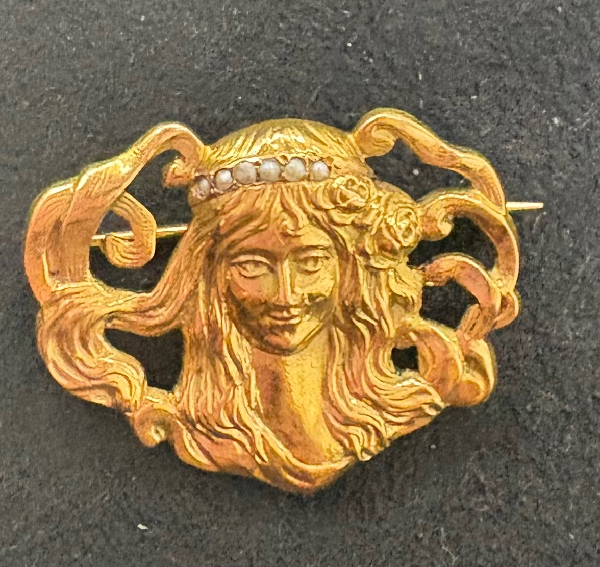 Broche “art nouveau “ or