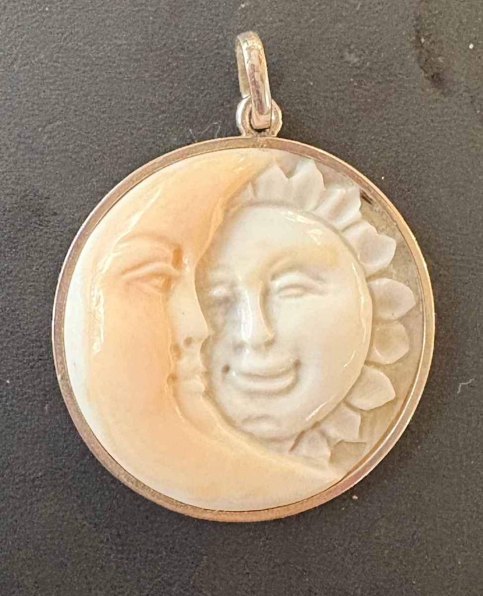 Pendentif camée coquillage lune soleil 