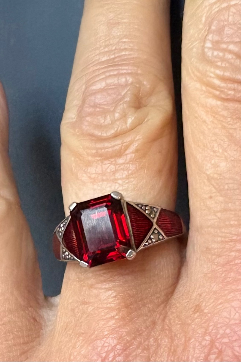 Silver Ring With Garnet And Marcasite Enamel-photo-3