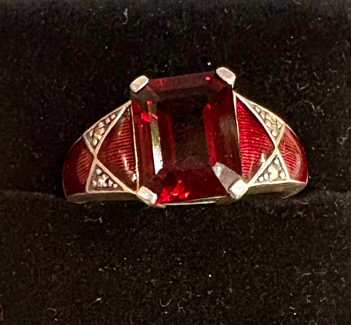 Silver Ring With Garnet And Marcasite Enamel-photo-3