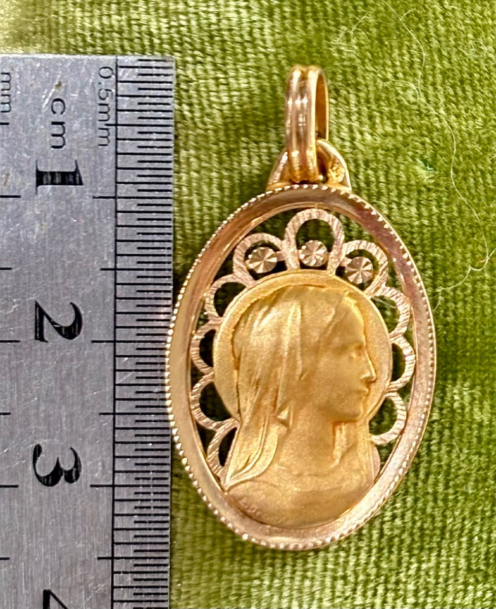 Médaille vierge or 18 carats signée Dropsy-photo-4