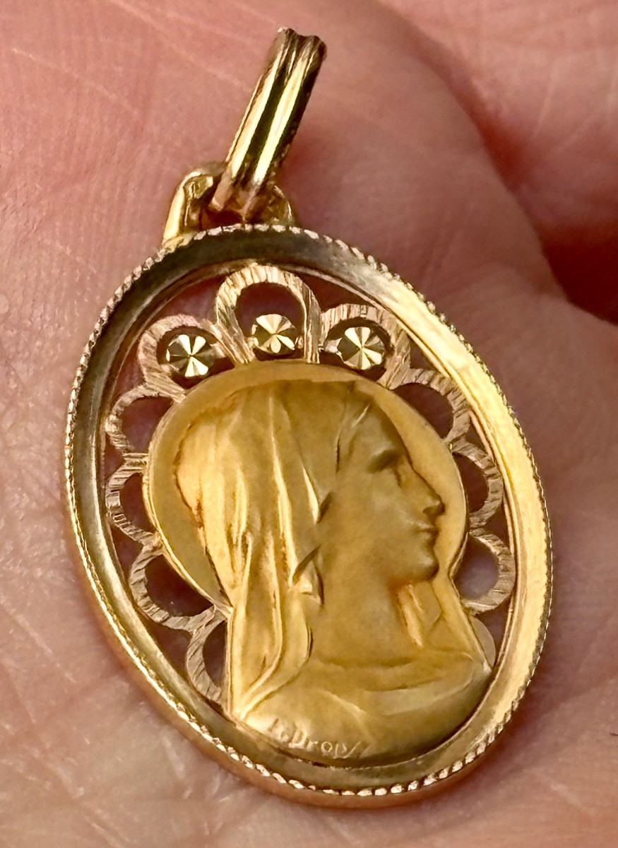 Médaille vierge or 18 carats signée Dropsy-photo-3