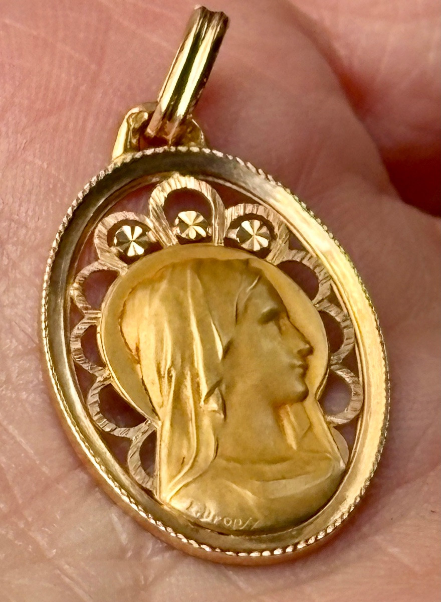 Médaille vierge or 18 carats signée Dropsy-photo-4