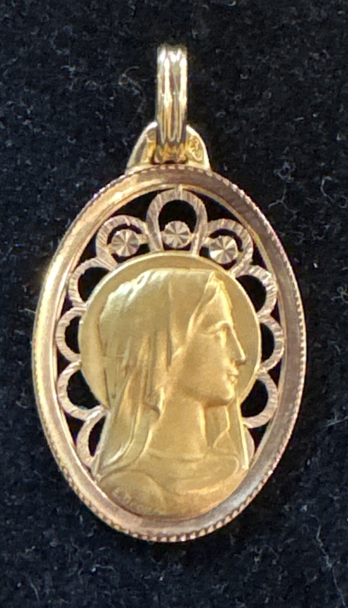 Médaille vierge or 18 carats signée Dropsy