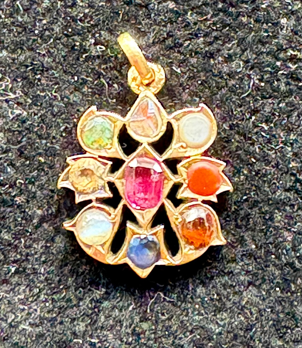 Pendentif navaratna or 18ct -photo-4