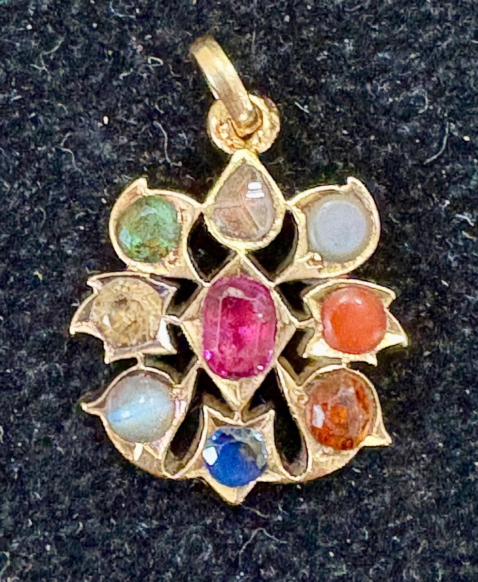Pendentif navaratna or 18ct -photo-5