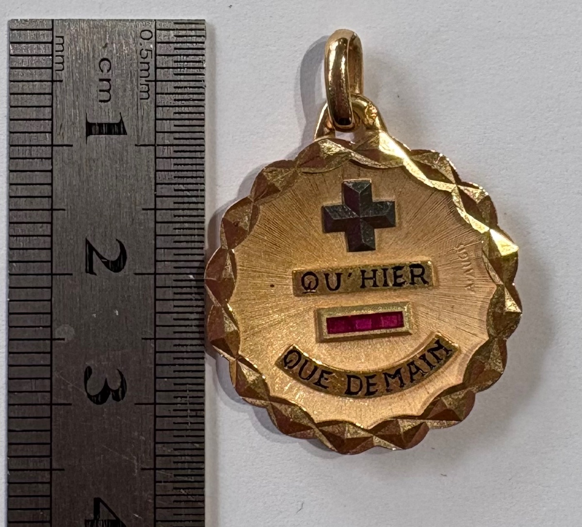 Augis Love Medal 18cts Gold-photo-2