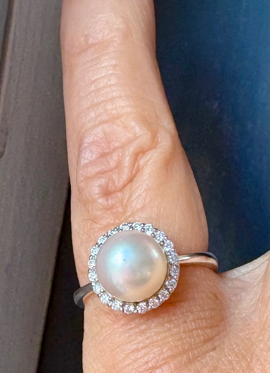 White Gold Ring With Cultured Pearl And Diamonds -photo-3