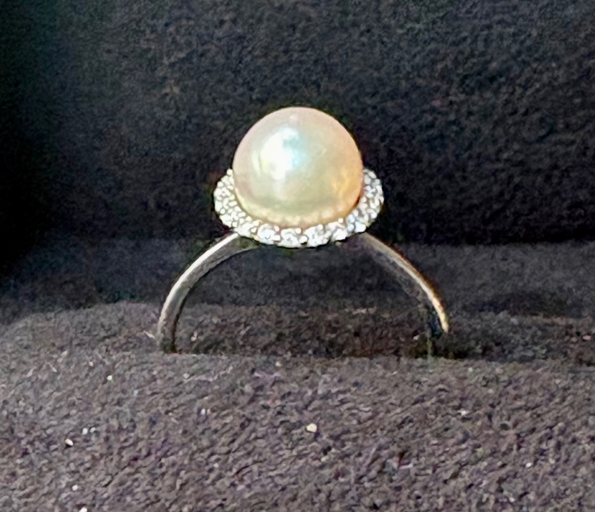 White Gold Ring With Cultured Pearl And Diamonds -photo-3