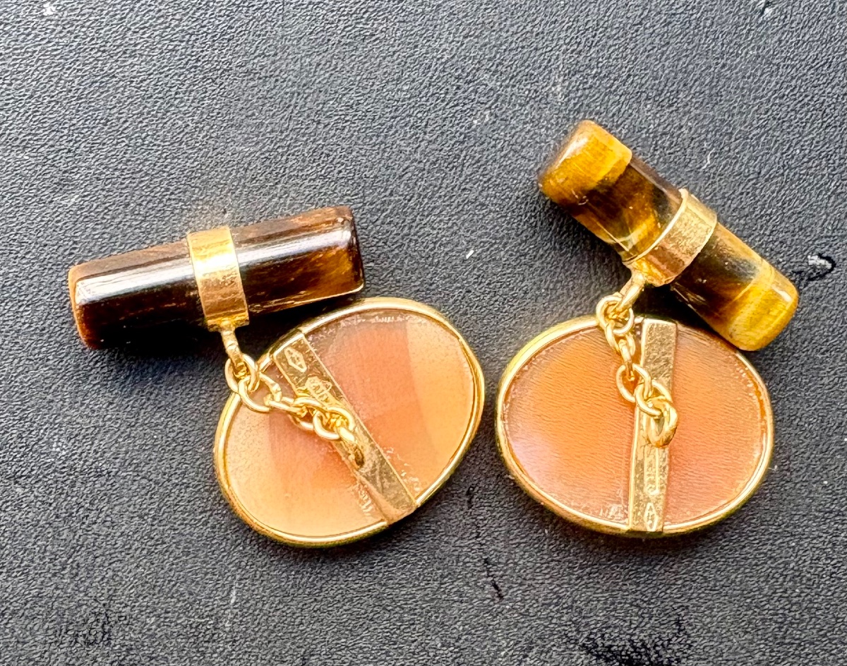 Gold Cameo Cufflinks -photo-3