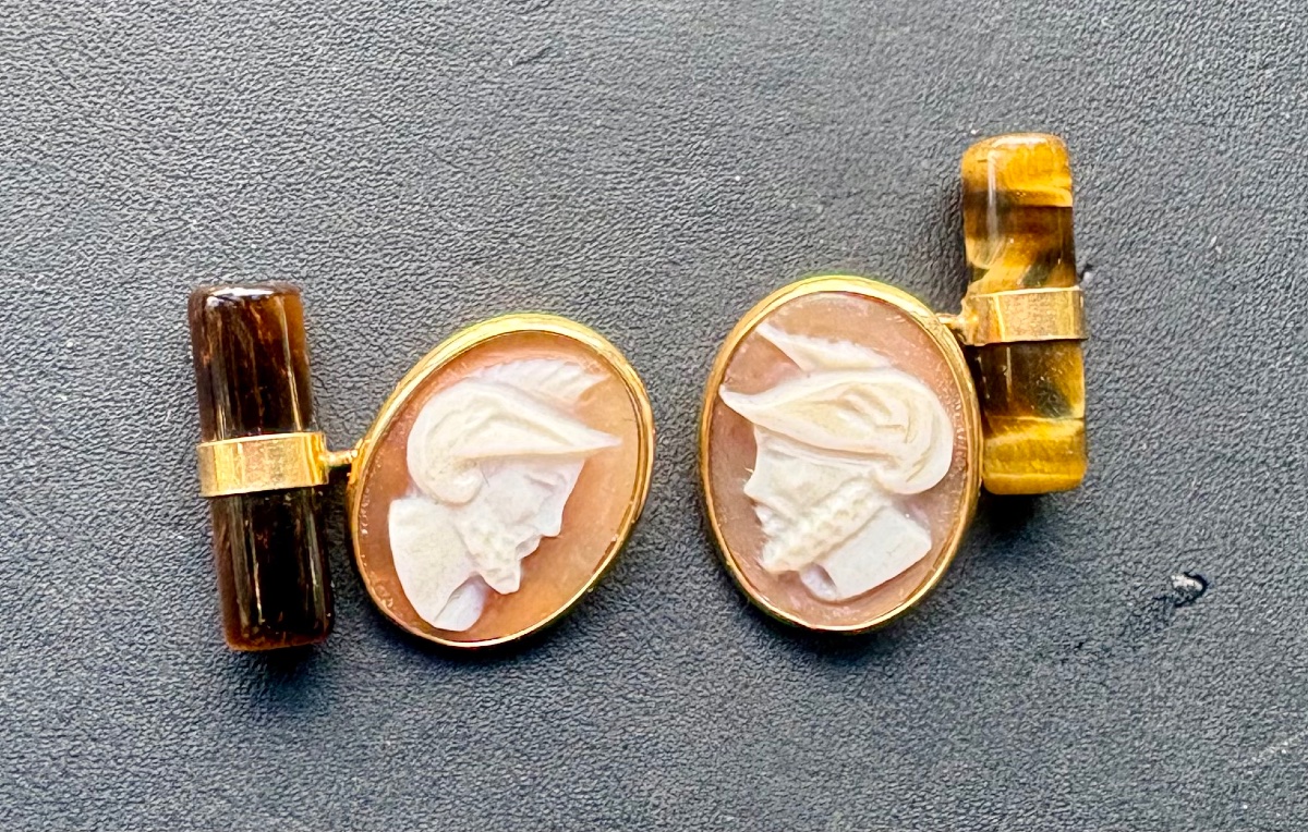 Gold Cameo Cufflinks 