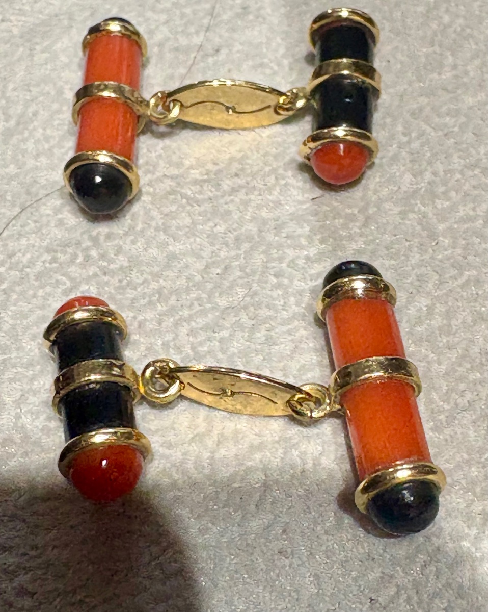 Boutons de manchette or18 cts corail et onyx-photo-4