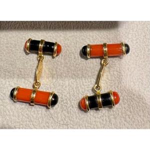 18-karat Gold Cufflinks With Coral And Onyx