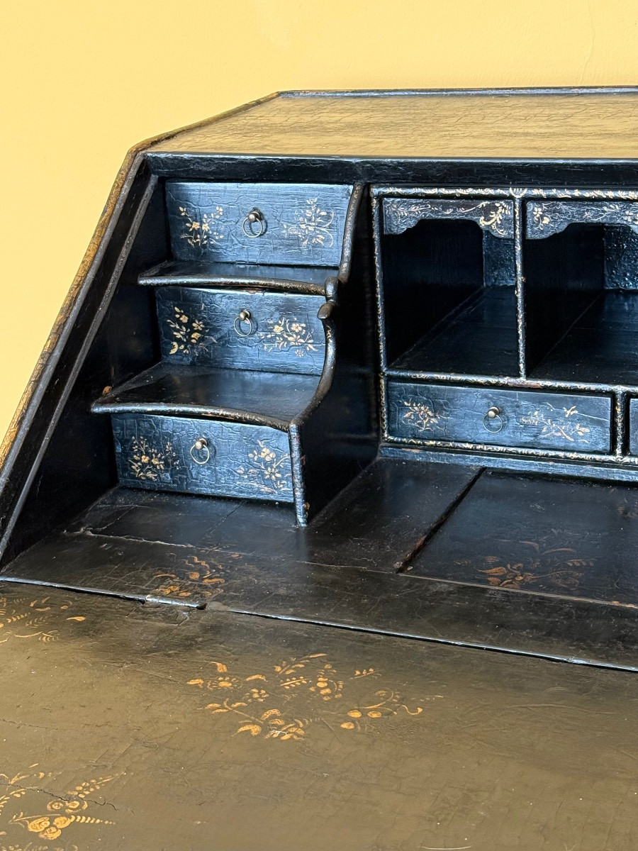 Rare Early 18th Century Chinese Black Lacquer Export Desk-photo-3