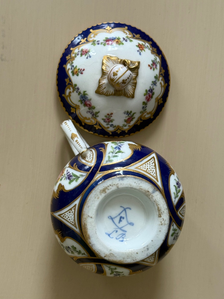19th Century French Sevres Style Cream Cup And Lid-photo-4