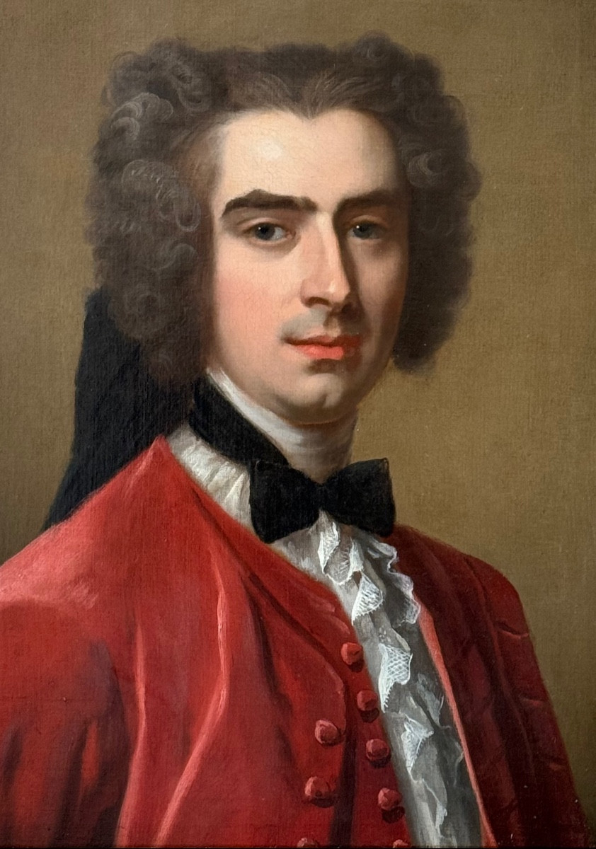 Atelier de  Jean-Baptiste van Loo (1684-1745) - Portrait d'un Homme en habit rouge 