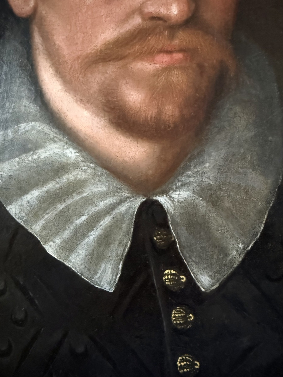 English School C. 1625 - Portrait Of A Gentleman In A Dark Embroidered Doublet And White Ruff.-photo-4