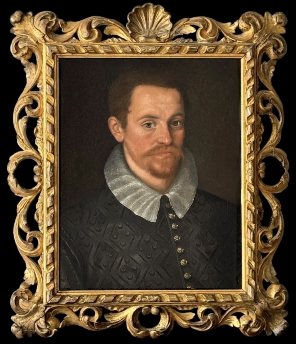 English School C. 1625 - Portrait Of A Gentleman In A Dark Embroidered Doublet And White Ruff.