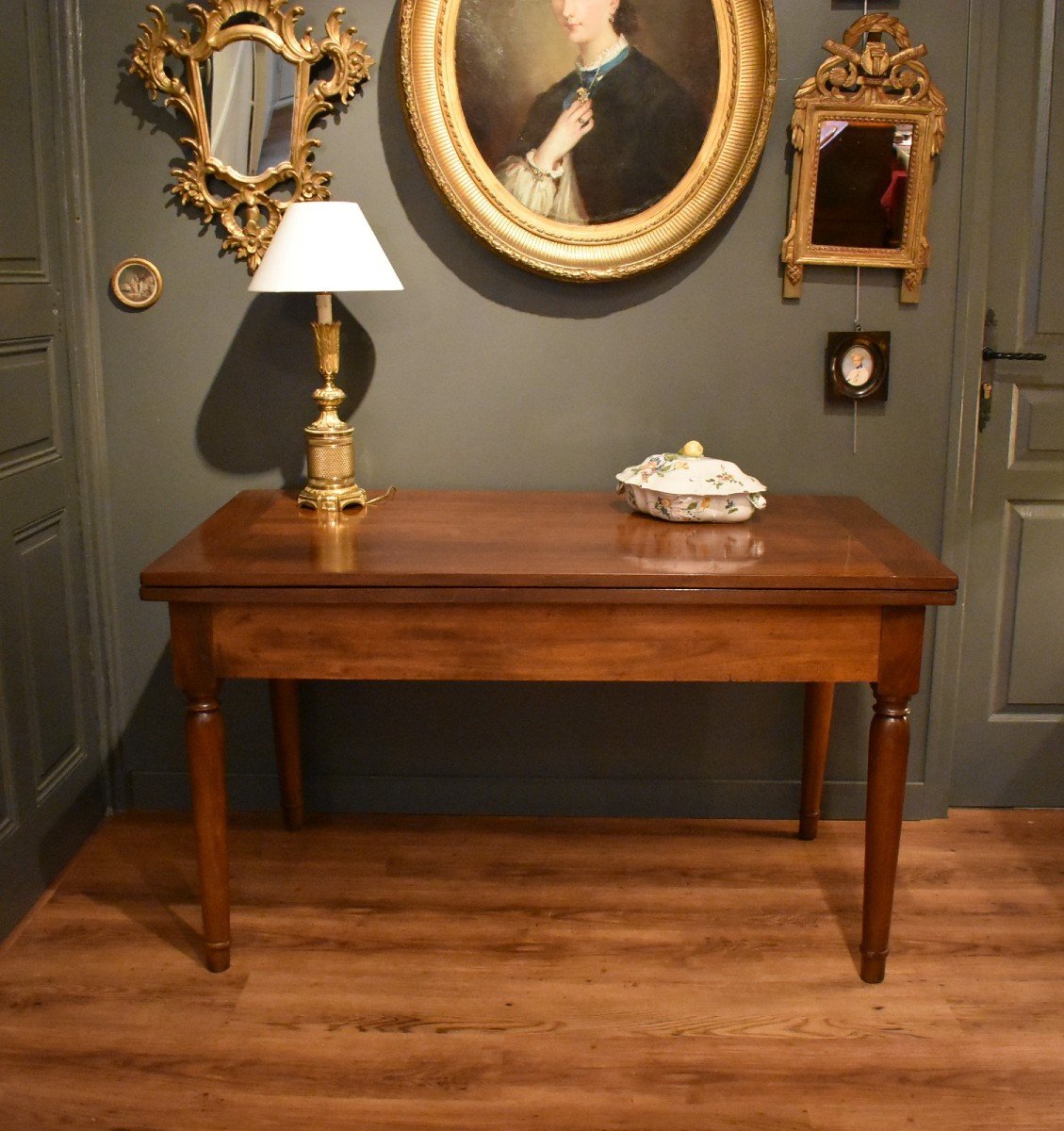 Table Portefeuille  En Noyer